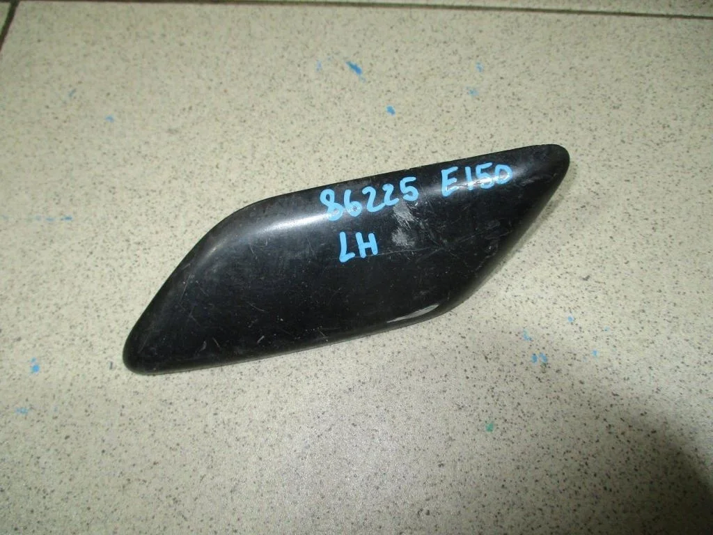 Крышка форсунки омывателя Toyota Corolla E150