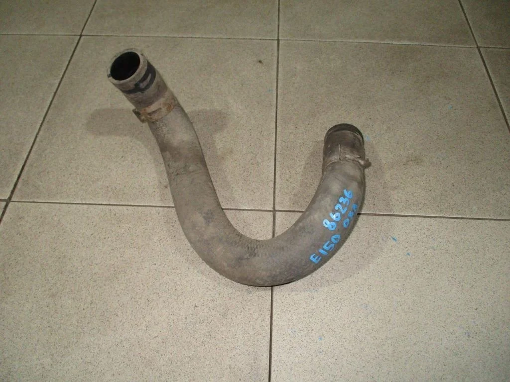 Патрубок радиатора Toyota Corolla E150