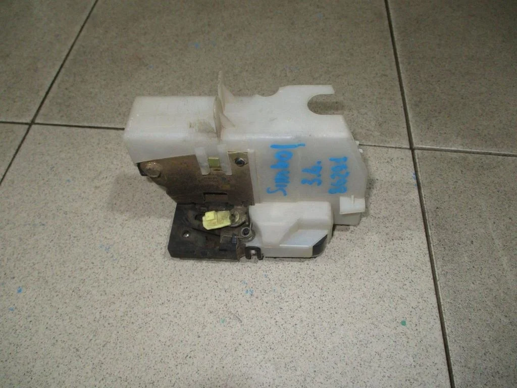 Замок двери задней левой Renault Symbol 1