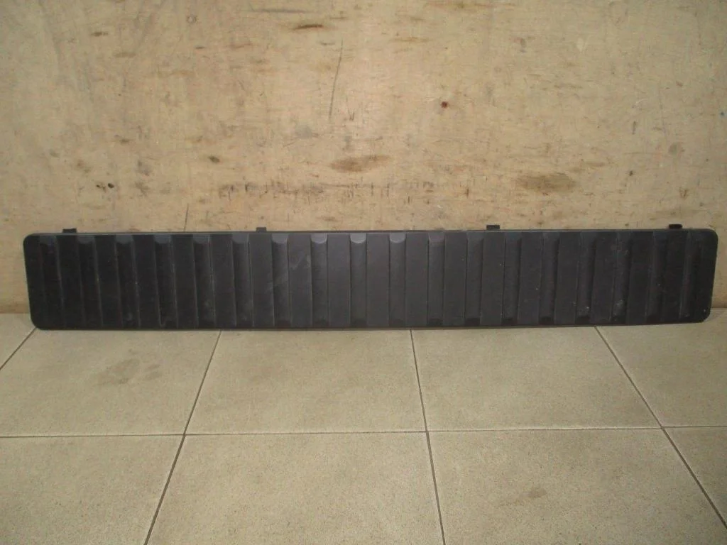 Обшивка двери багажника BMW X5 E53