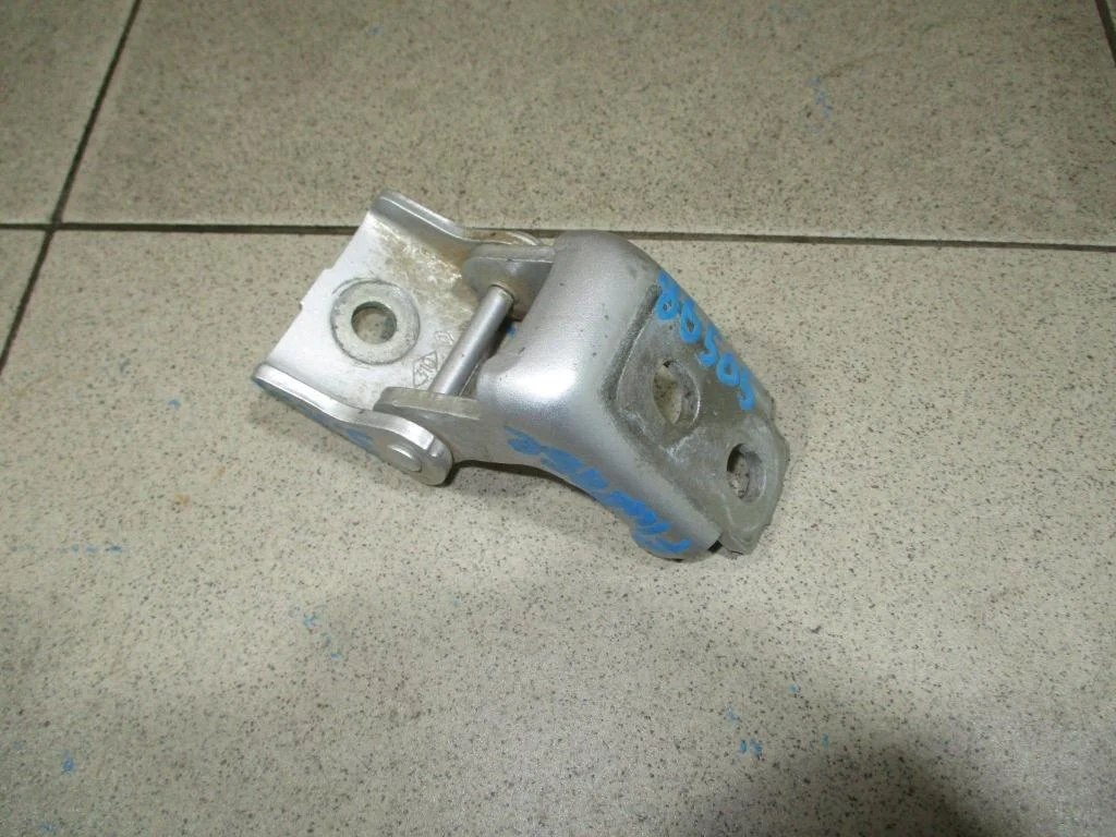 Петля двери Renault Fluence
