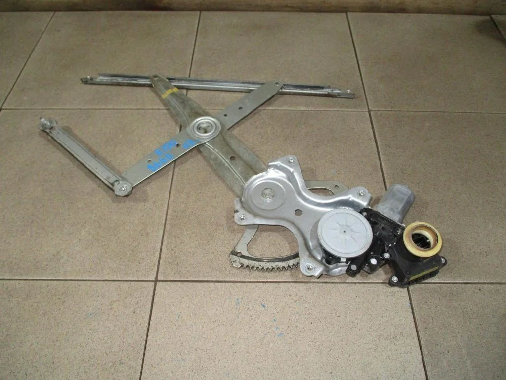 Стеклоподъемник передний левый Toyota Corolla E150