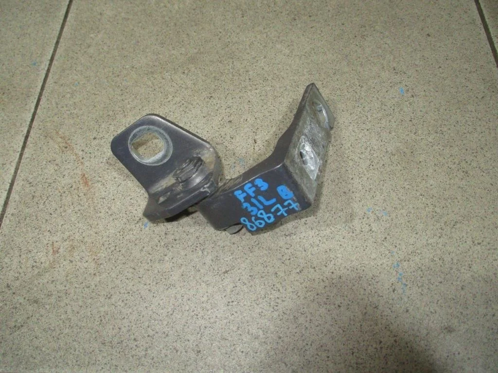 Петля двери Ford Focus 3