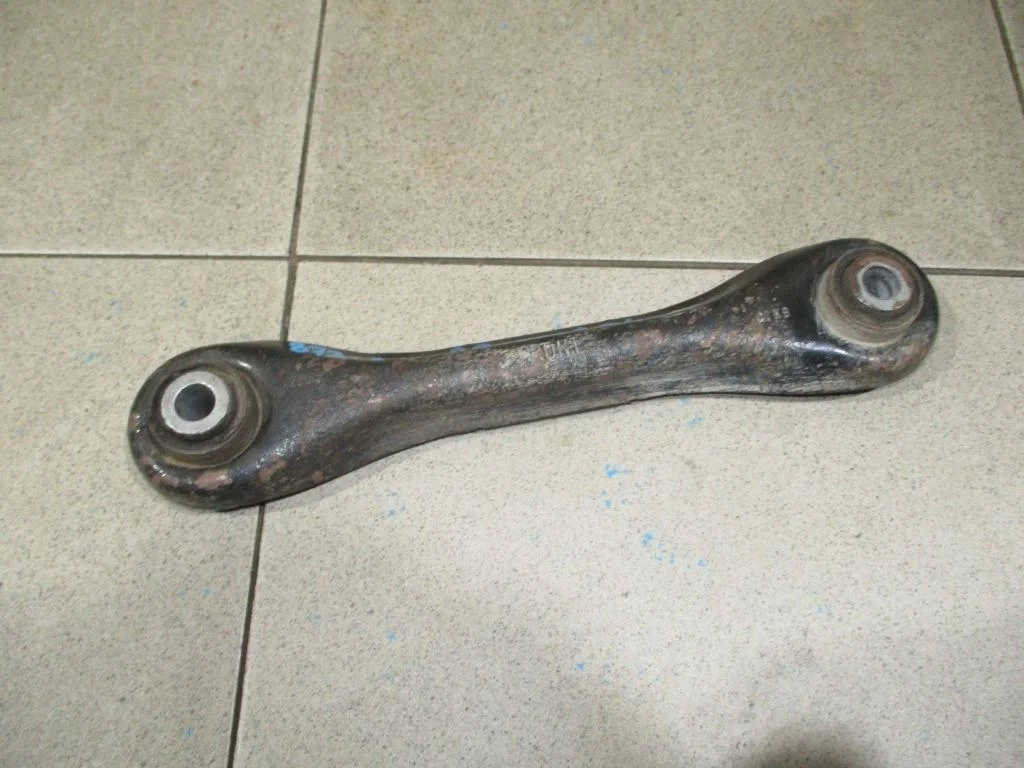 Рычаг задний поперечный Ford Focus 3