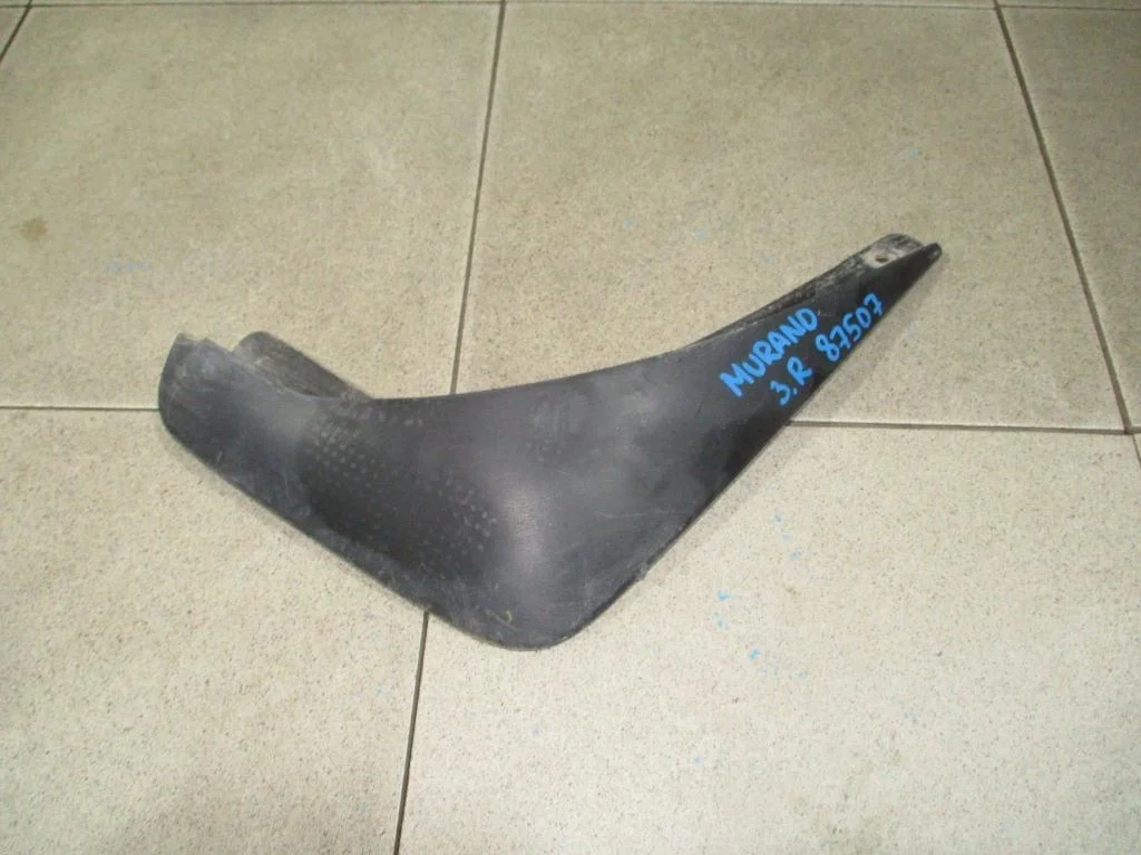 Брызговик задний правый Nissan Murano 2010 Z51