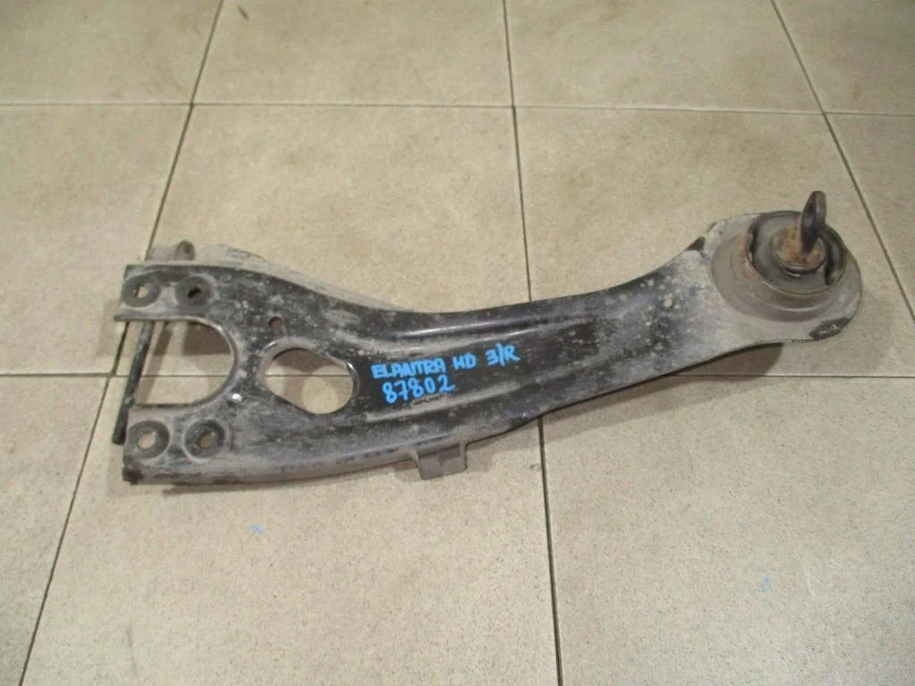 Рычаг задний продольный правый Hyundai Elantra HD