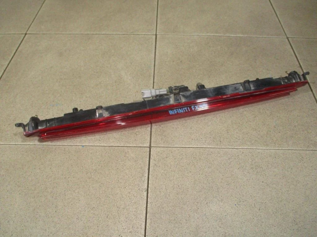 Стоп-сигнал Infiniti FX45 2005 S50