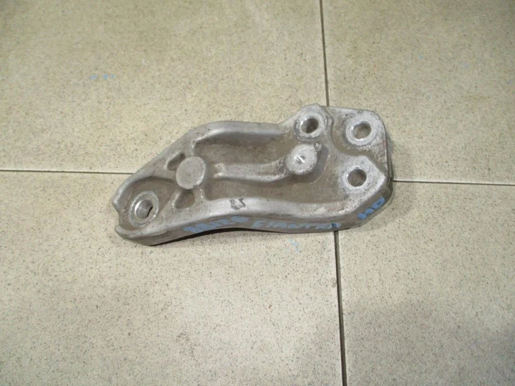 Кронштейн опоры двигателя Hyundai Elantra HD