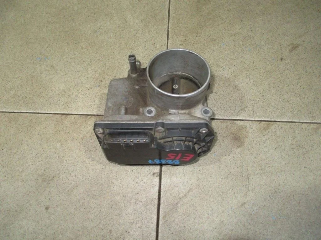 Заслонка дроссельная электрическая Toyota Corolla E150