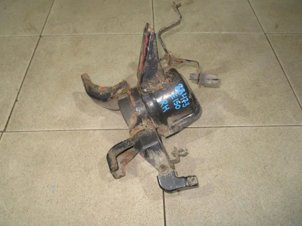 Опора двигателя правая Toyota Corolla E150