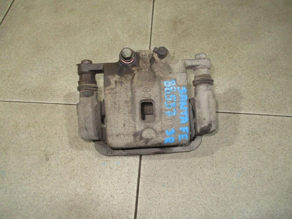 Суппорт задний правый Hyundai Santa Fe 2 2011 CM