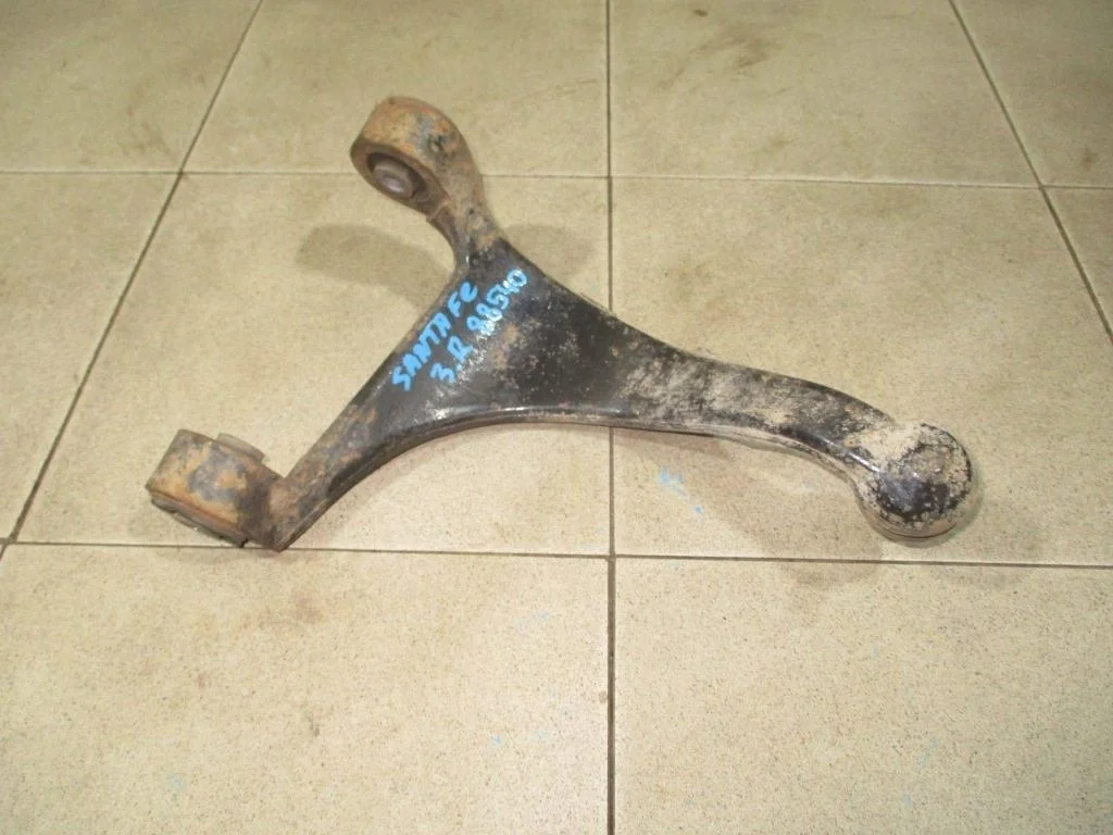 Рычаг задний верхний правый Hyundai Santa Fe 2 2011 CM