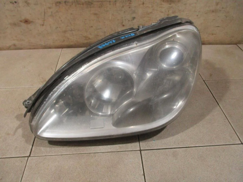 Фара левая Mercedes-Benz -Class W220