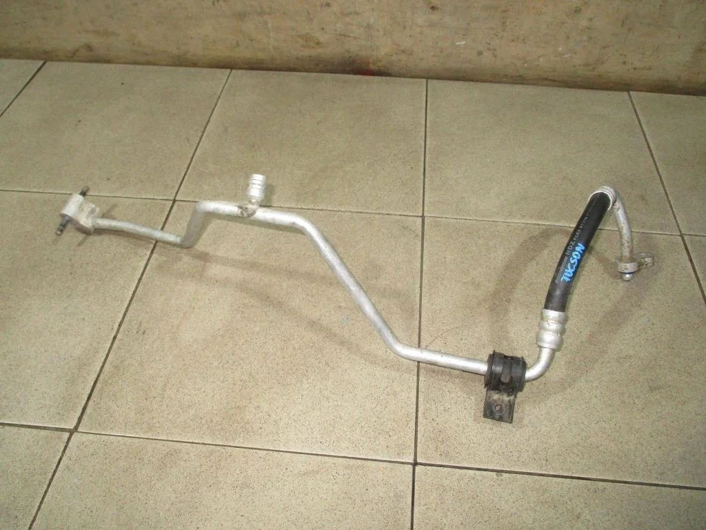 Трубка кондиционера Hyundai Tucson 1 2007 JM