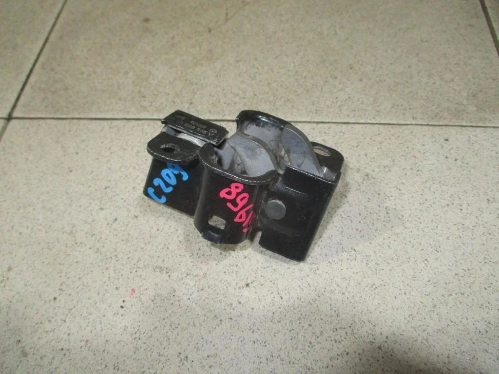 Замок капота Mercedes-Benz -Class W203