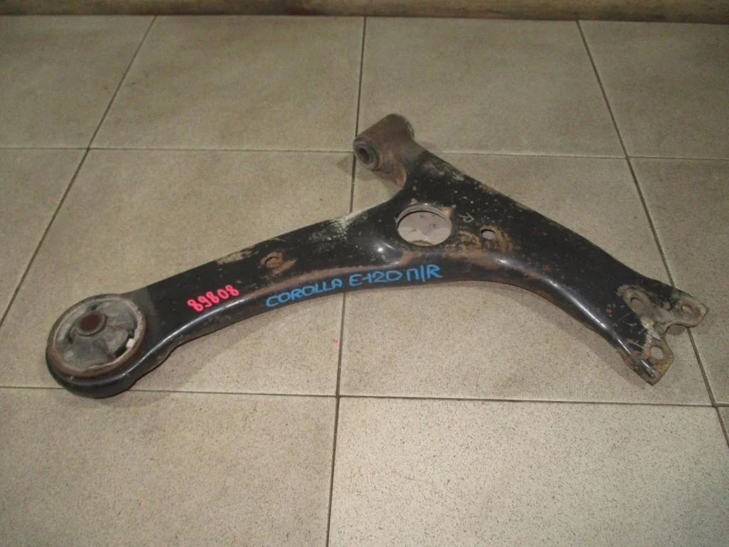 Рычаг передний правый Toyota Corolla E120