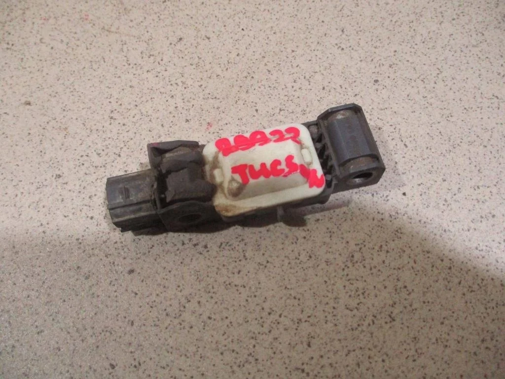 Датчик air bag Hyundai Tucson 1 2007 JM