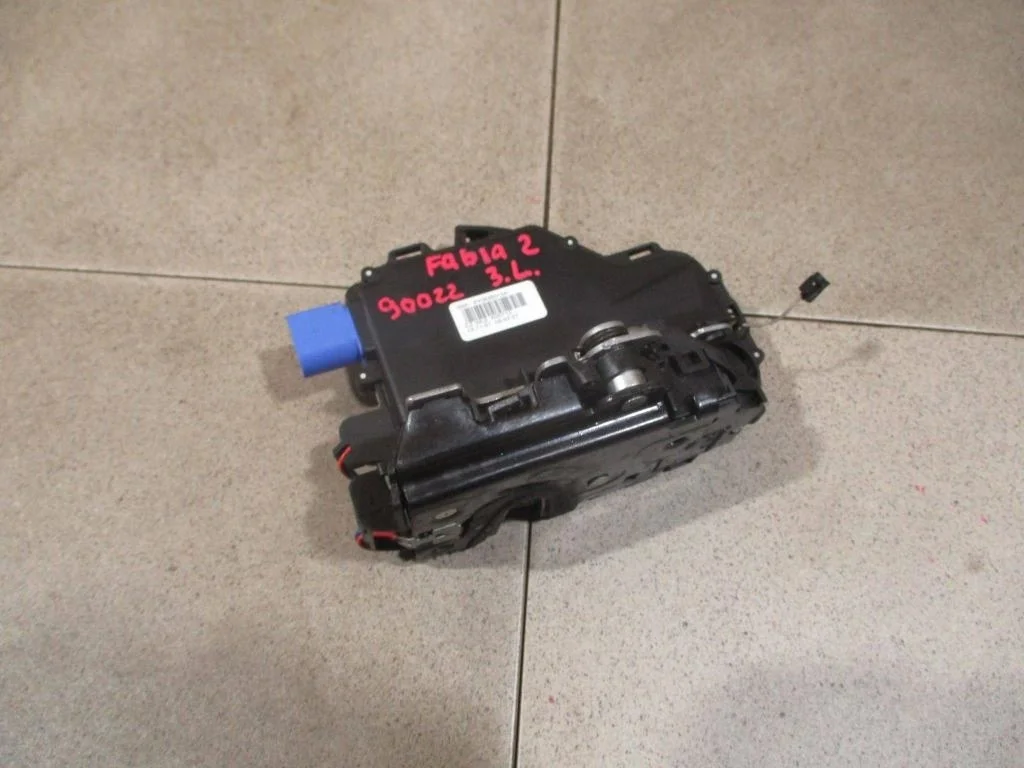 Замок двери задней левой Skoda Fabia 2 2007 5J