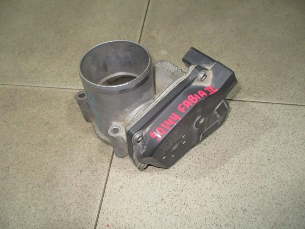 Заслонка дроссельная электрическая Skoda Fabia 2 2007 5J