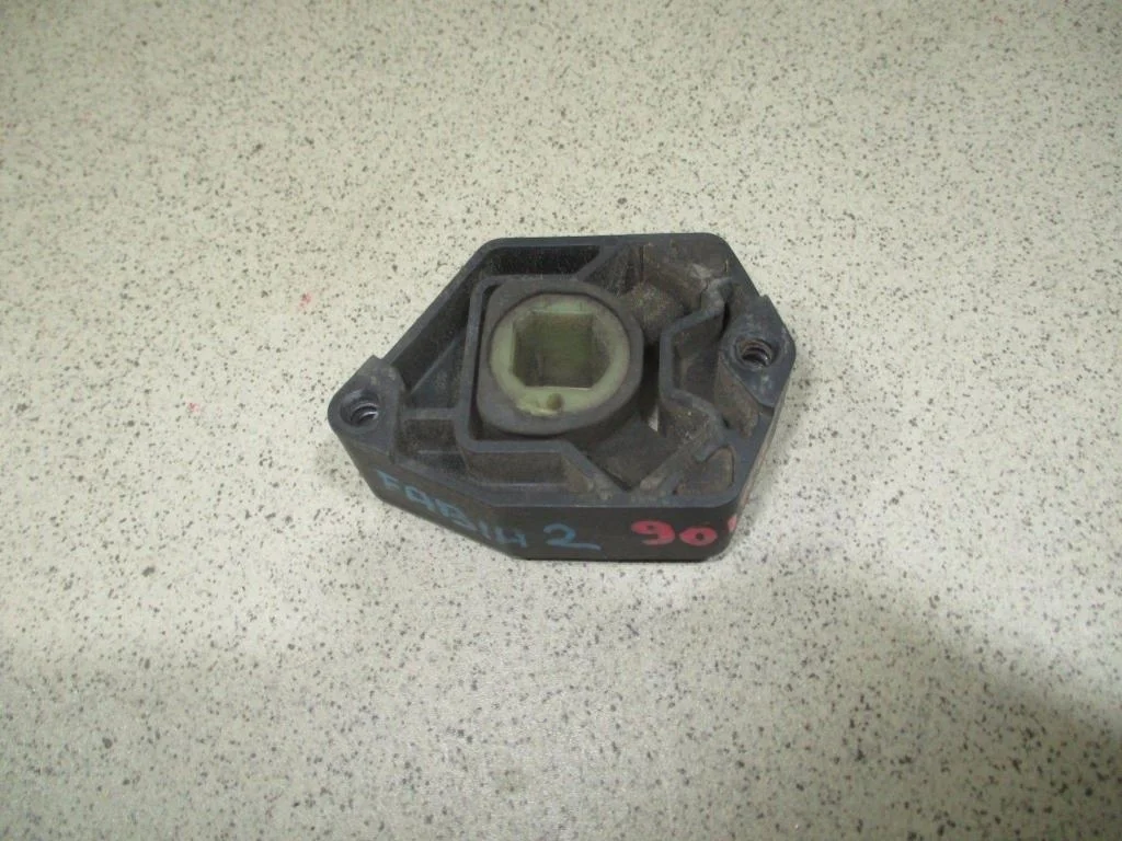 Кронштейн радиатора Skoda Fabia 2 2007 5J