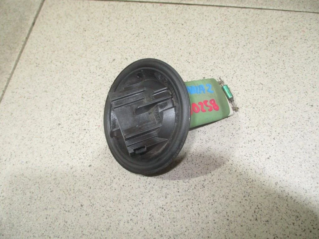 Резистор отопителя Skoda Fabia 2 2007 5J