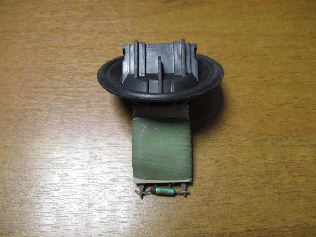 Резистор отопителя Volkswagen Polo 5