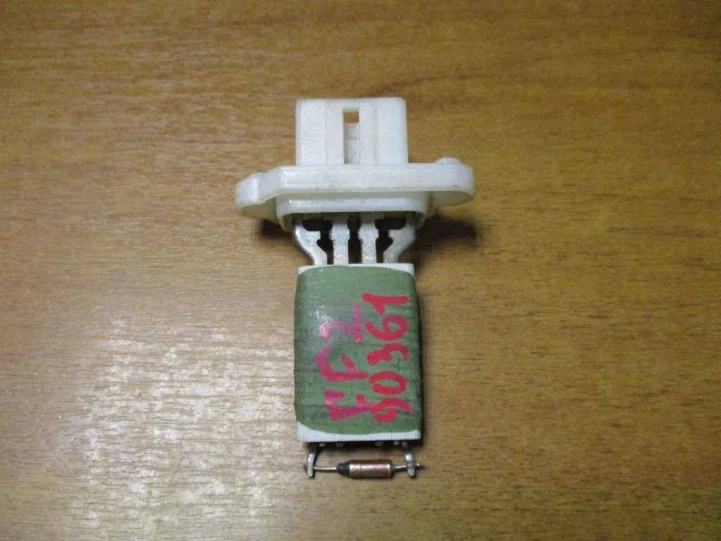 Резистор отопителя Ford Focus 2