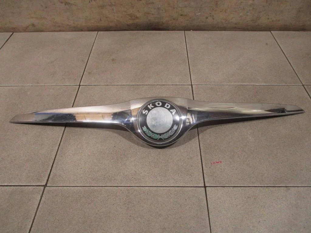 Молдинг капота Skoda Fabia 2 2007 5J