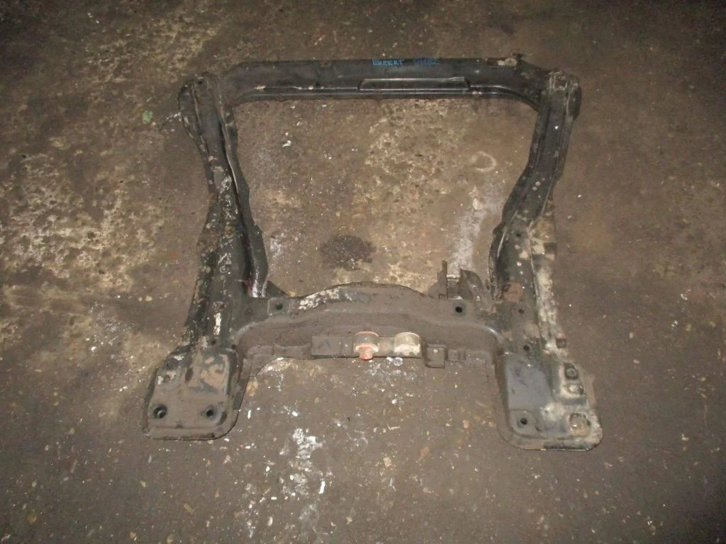 Подрамник Peugeot Expert 2013 G9