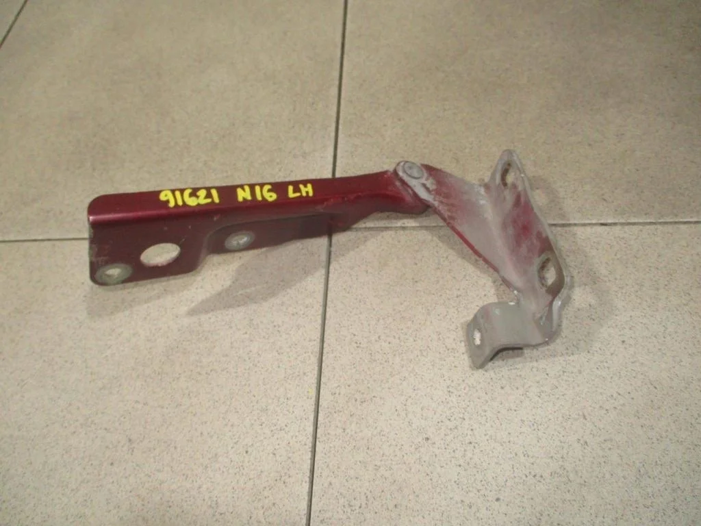 Петля капота левая Nissan Almera 2005 N16