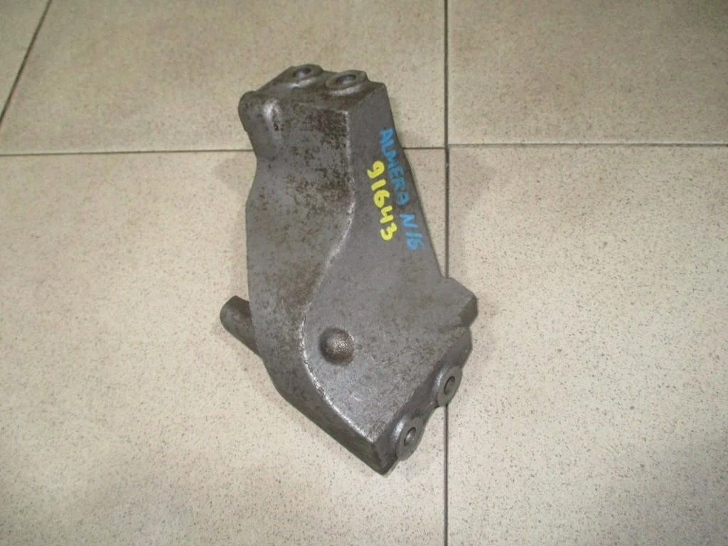 Кронштейн двигателя Nissan Almera 2005 N16
