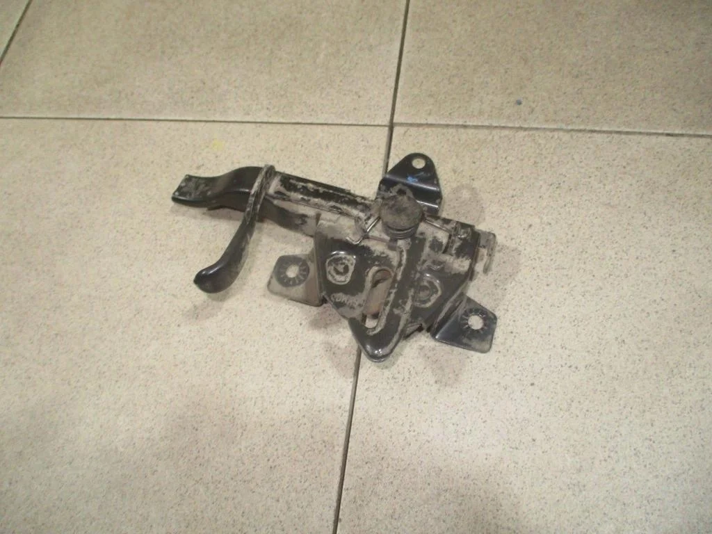 Замок капота SsangYong Kyron 2008 DJ