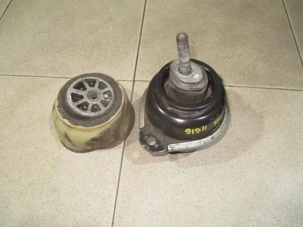 Опора двигателя Volkswagen Touareg 1 GP