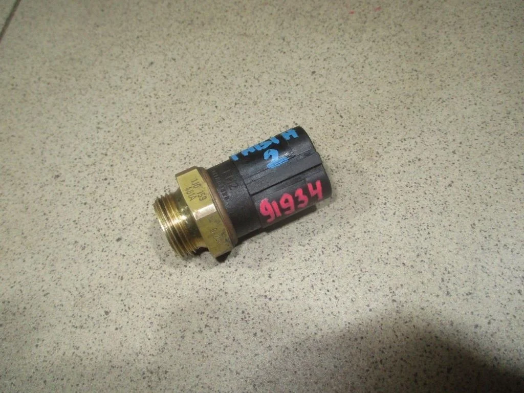 Датчик включения вентилятора Skoda Fabia 2 2007 5J