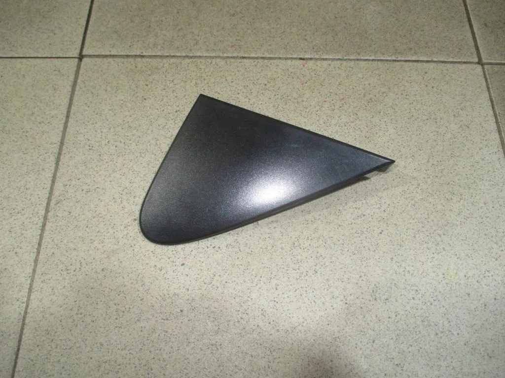 Накладка переднего крыла правого Toyota Corolla E150