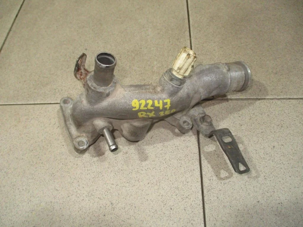 Фланец системы охлаждения Lexus RX350 XU30