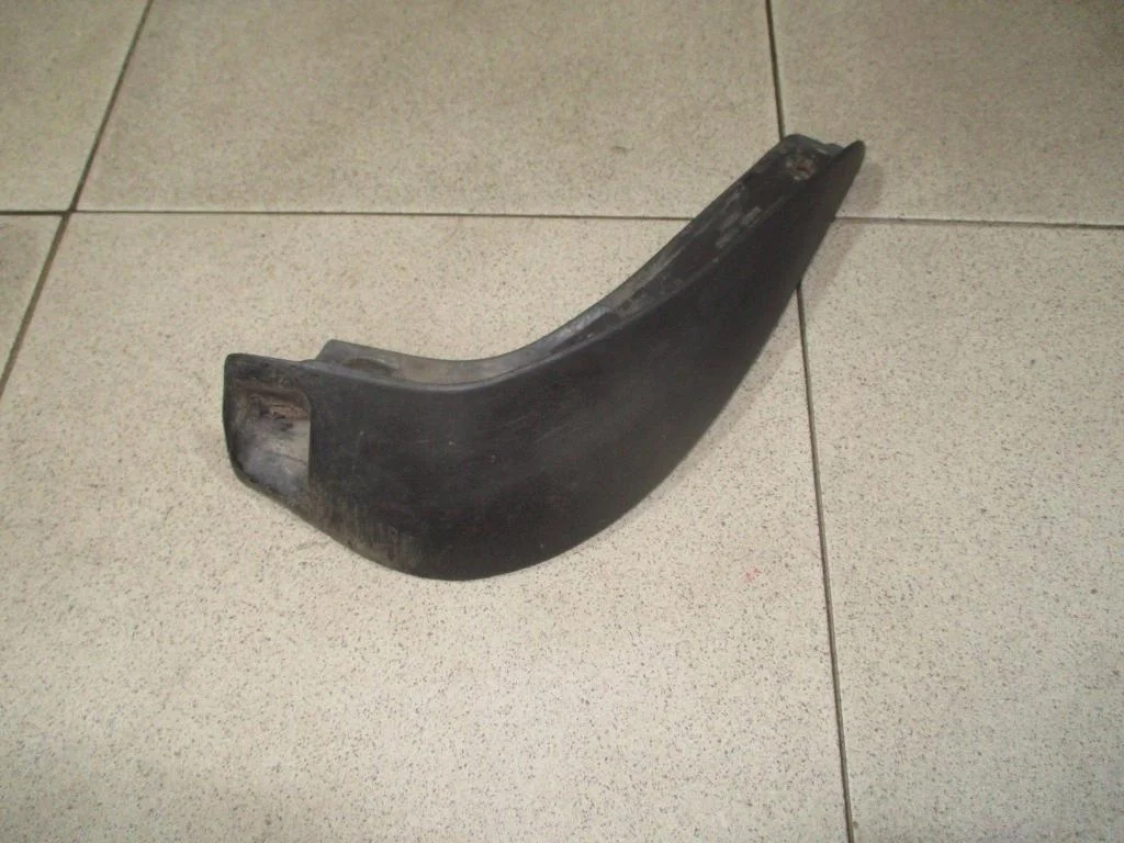 Брызговик передний правый Kia Ceed 1 2007