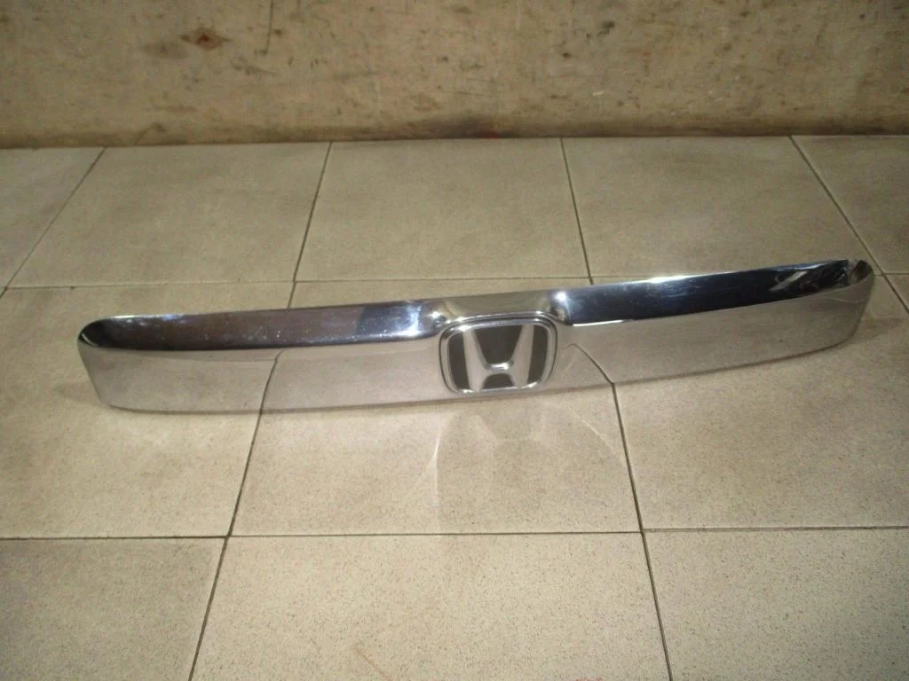 Накладка двери багажника Honda Pilot 2 2008 YF