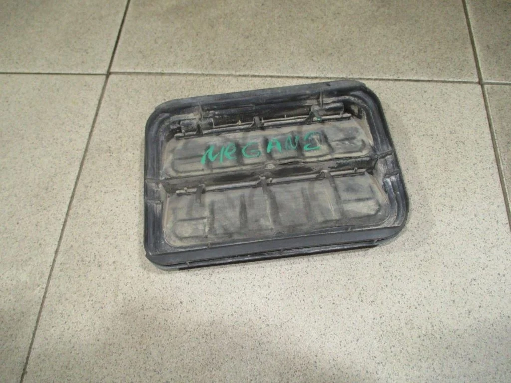 Решетка вентиляционная Renault Megane 2