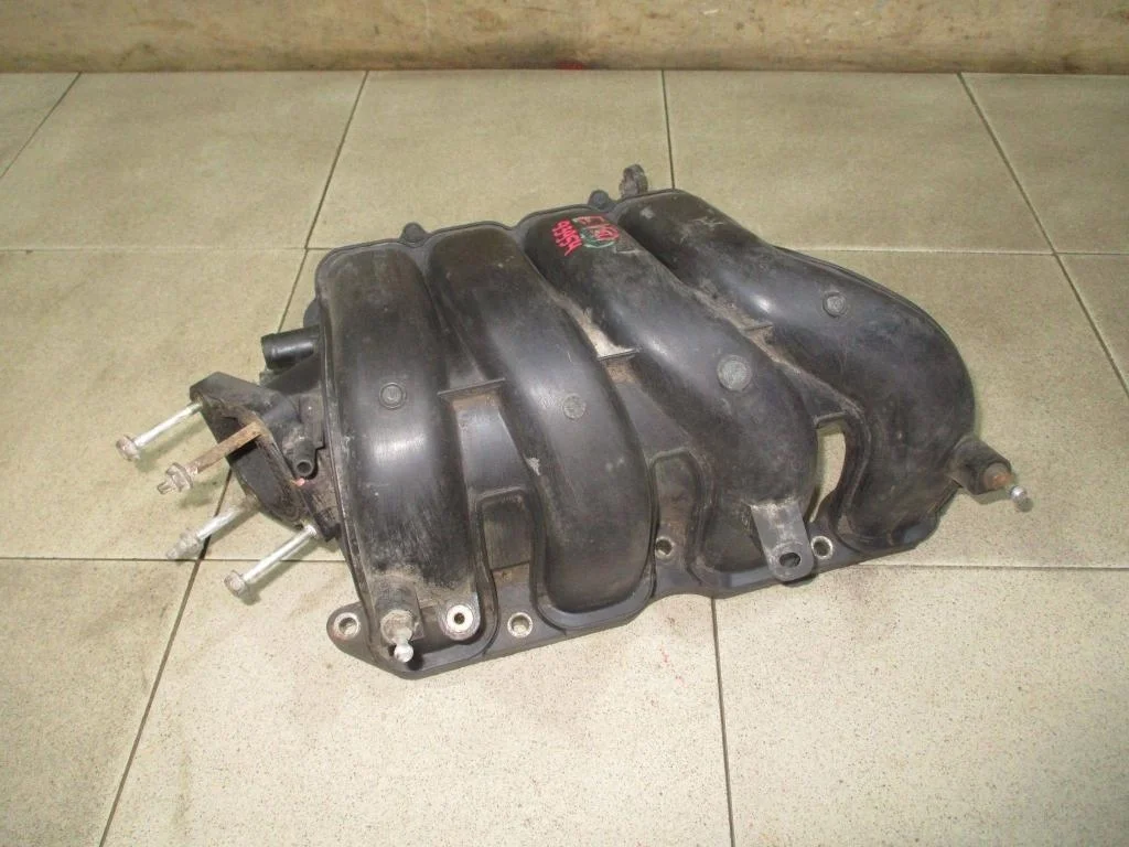 Коллектор впускной Toyota Corolla E150