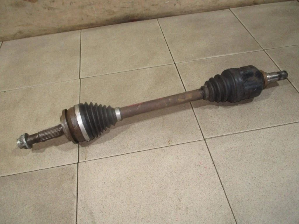 Полуось передняя левая Toyota Corolla E150