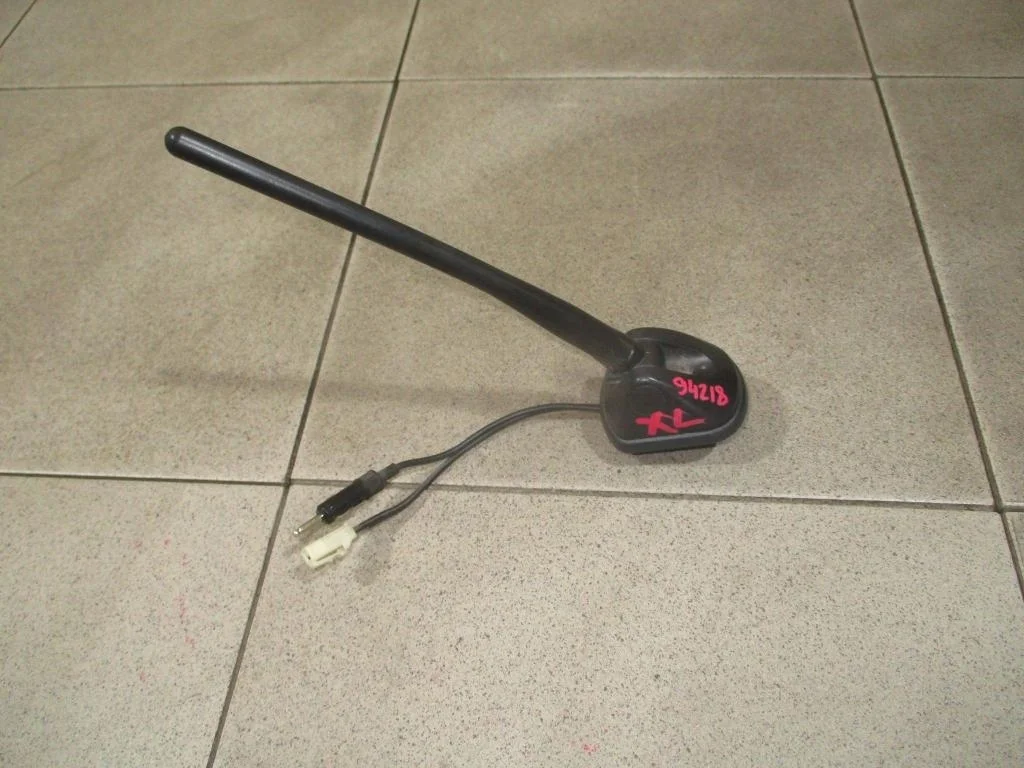 Антенна Mitsubishi Outlander 2 2007 CW