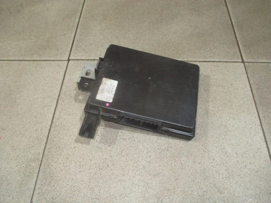 Блок электронный Mitsubishi Outlander 2 2007 CW