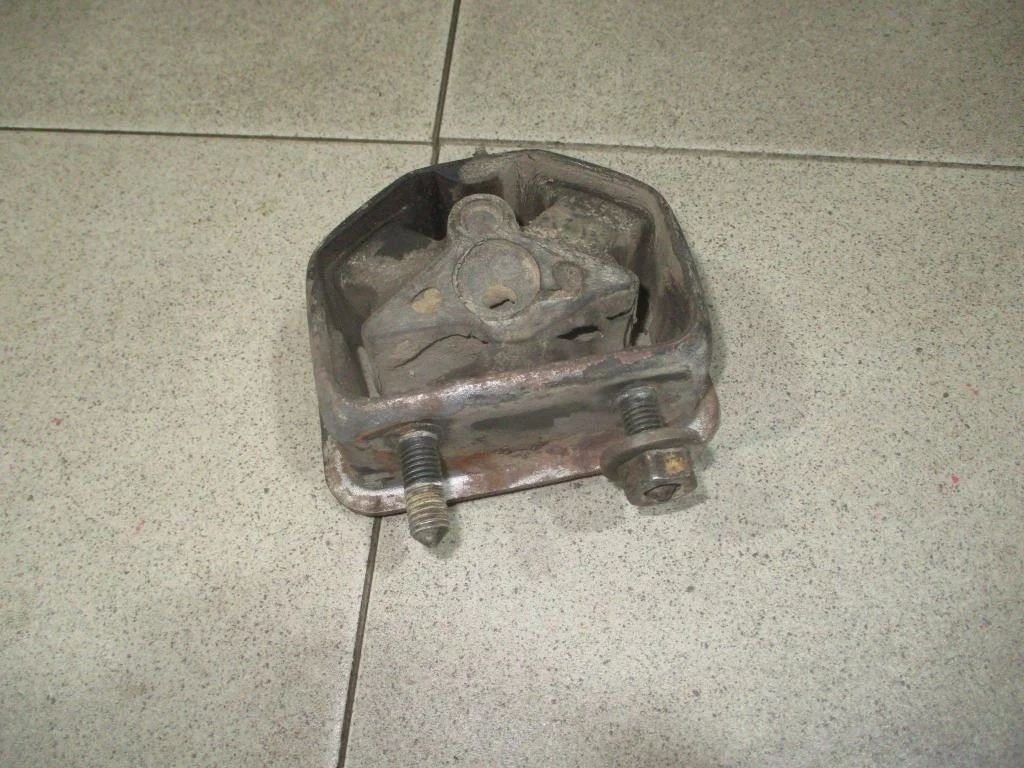 Опора двигателя правая Daewoo Nexia 2011 N100, N150