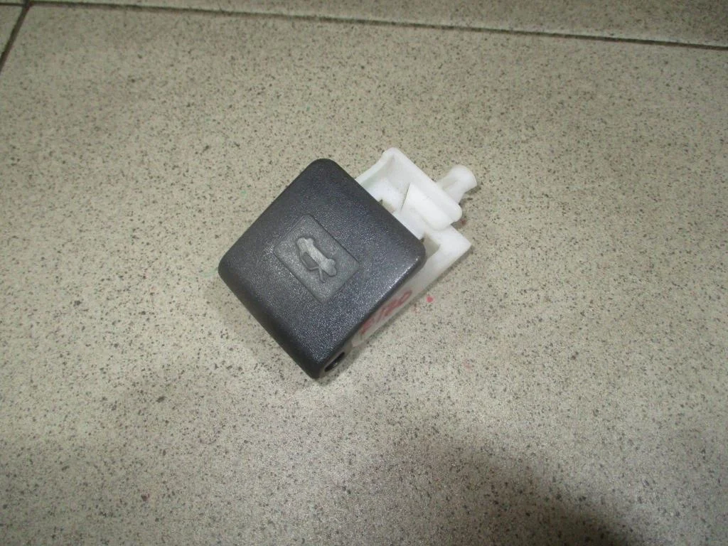 Ручка открывания капота Toyota Corolla E120