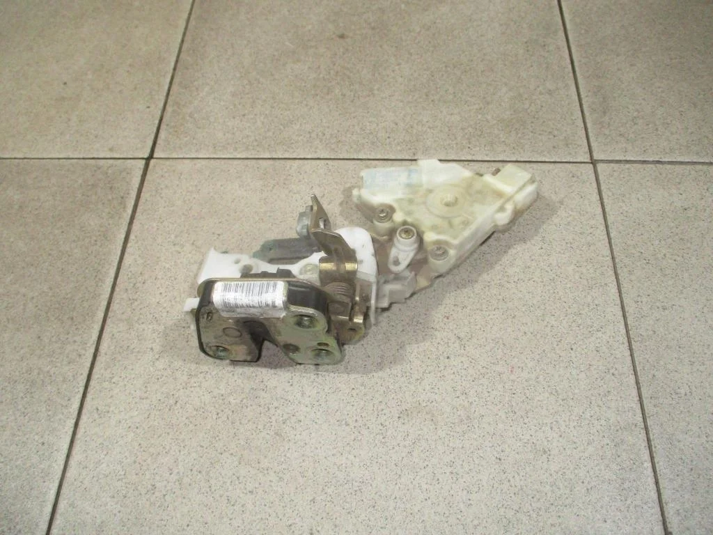 Замок двери задней правой Nissan Almera 2005 N16