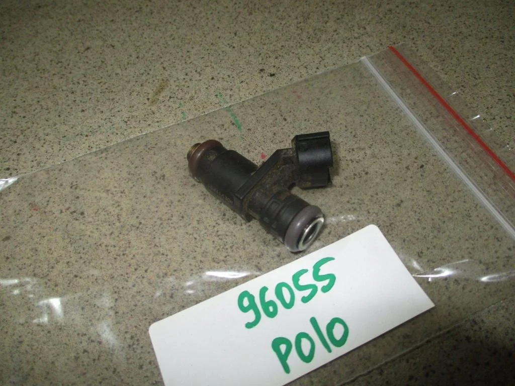 Форсунка топливная Volkswagen Polo 5