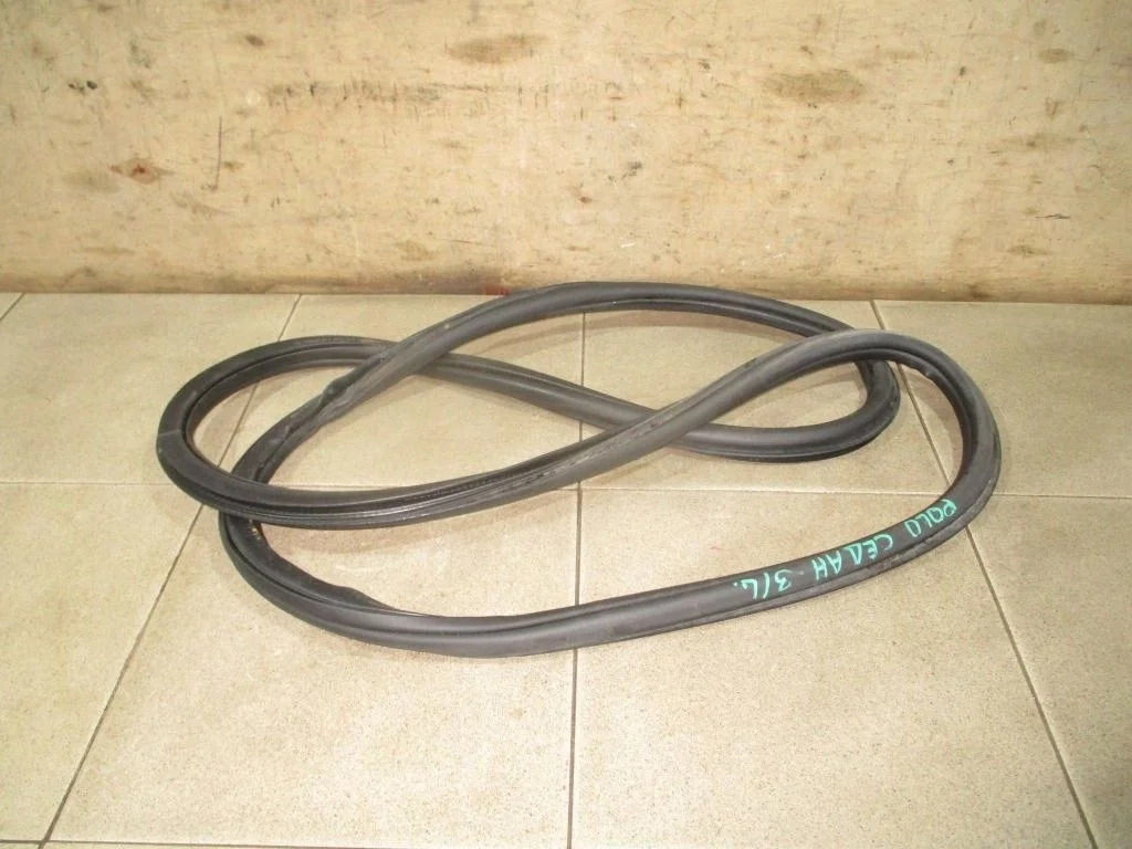 Уплотнитель двери Volkswagen Polo 5