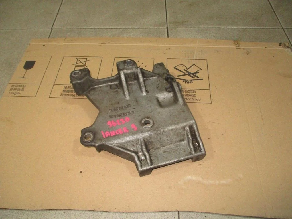 Кронштейн кондиционера Mitsubishi Lancer 9 CS