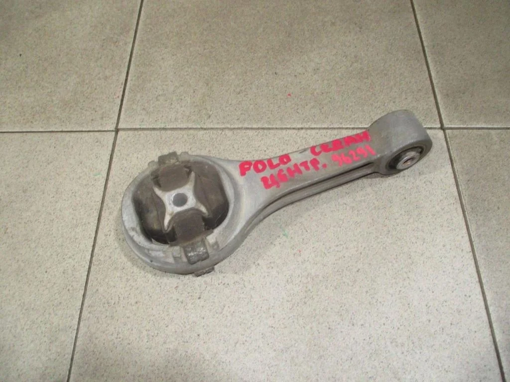 Опора двигателя задняя Volkswagen Polo 5